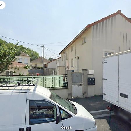 Superbe Appartement Avec Parking Gratuit Sur Place Saint-Denis  Luaran gambar