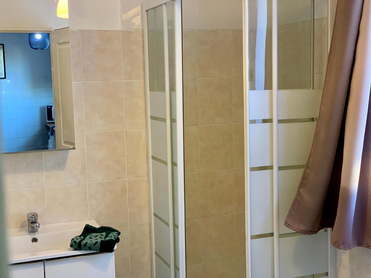 Superbe Appartement Avec Parking Gratuit Sur Place Saint-Denis  Luaran gambar